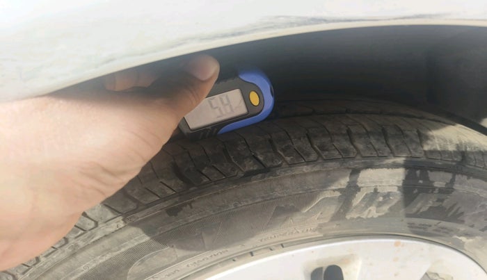 2012 Hyundai i10 MAGNA 1.2, Petrol, Manual, 72,007 km, tyre