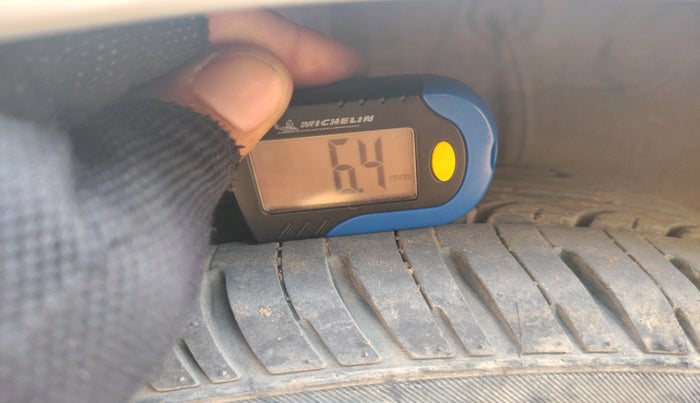 2014 Hyundai Xcent S (O) 1.2, Petrol, Manual, 89,471 km, tyre