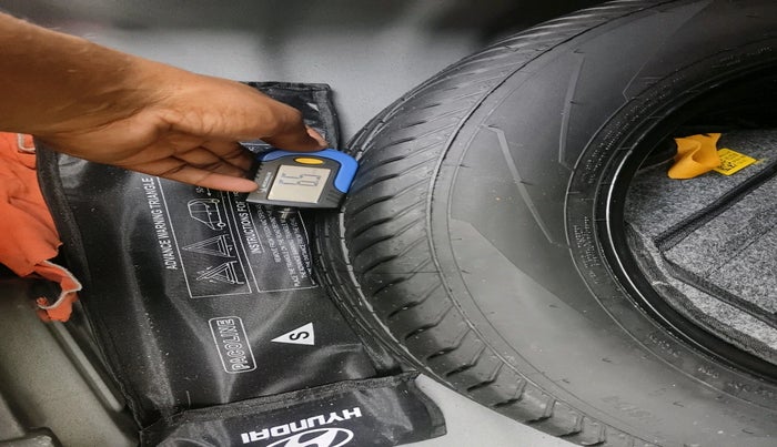 2025 Hyundai Verna SX(O) 1.5 MPI IVT , Petrol, Automatic, 11,065 km, tyre