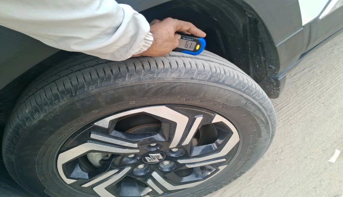 2023 Maruti BREZZA ZXI + SMART HYBRID, Petrol, Manual, 28,202 km, tyre