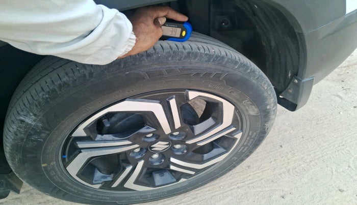 2023 Maruti BREZZA ZXI + SMART HYBRID, Petrol, Manual, 28,202 km, tyre