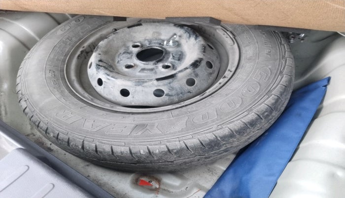 2018 Maruti Alto 800 LXI, Petrol, Manual, 40,588 km, tyre