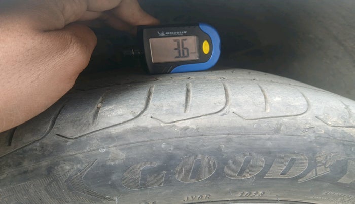 2016 Hyundai Elite i20 SPORTZ 1.2, Petrol, Manual, 1,01,776 km, tyre