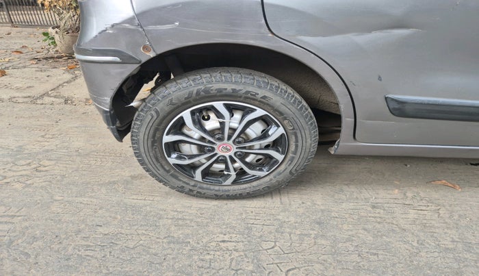 2013 Maruti Wagon R 1.0 LXI CNG, Petrol, Manual, 93,645 km, tyre