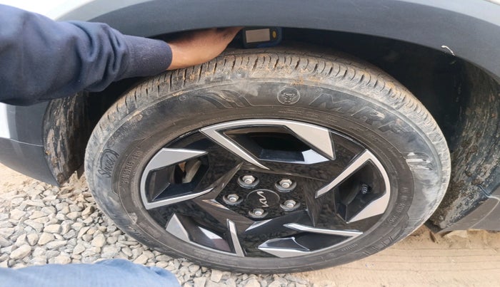 2024 KIA SONET HTK (O) 1.2 Petrol MT, Petrol, Manual, 25,293 km, tyre