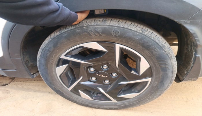 2024 KIA SONET HTK (O) 1.2 Petrol MT, Petrol, Manual, 25,293 km, tyre