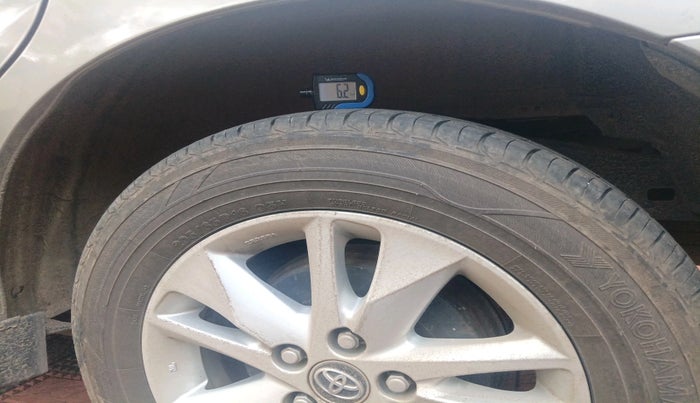 2017 Toyota Innova Crysta 2.4 VX 7 STR, Diesel, Manual, 1,02,298 km, tyre