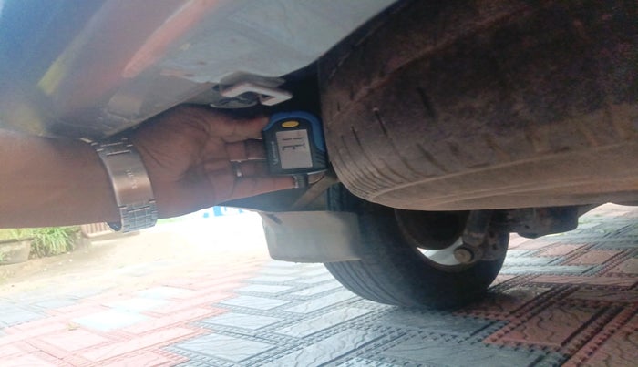 2017 Toyota Innova Crysta 2.4 VX 7 STR, Diesel, Manual, 1,02,298 km, tyre