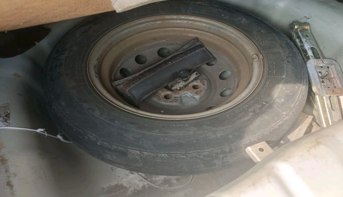 2012 Hyundai Eon D-LITE, Petrol, Manual, 78,776 km, tyre