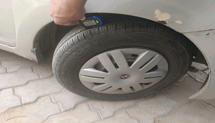 2012 Hyundai Eon D-LITE, Petrol, Manual, 78,776 km, tyre