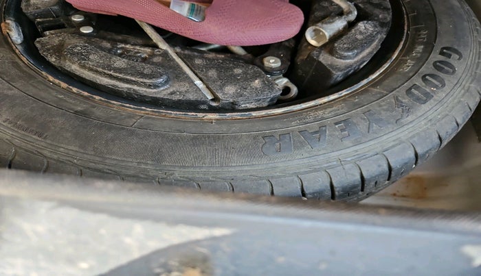 2018 Tata NEXON XM DIESEL, Diesel, Manual, 90,198 km, tyre