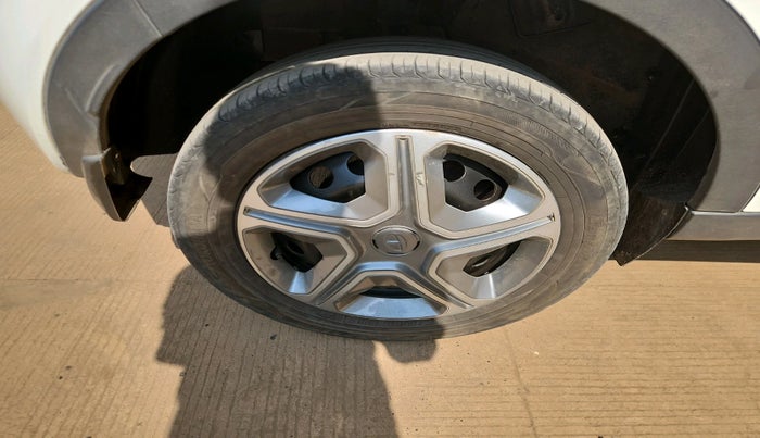 2018 Tata NEXON XM DIESEL, Diesel, Manual, 90,198 km, tyre