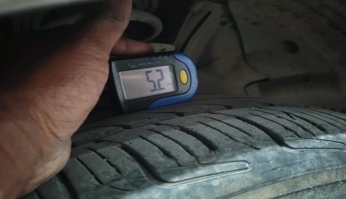 2013 Hyundai i20 ASTA 1.4 CRDI, Diesel, Manual, 1,52,000 km, tyre