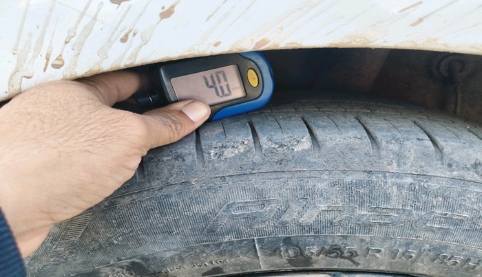 2022 Hyundai AURA S 1.2 CNG, Petrol, Manual, 1,11,450 km, tyre