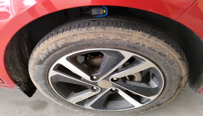 2023 Tata ALTROZ XZA, Petrol, Automatic, 7,608 km, tyre