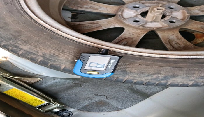 2013 Hyundai Verna FLUIDIC 1.6 VTVT SX, Petrol, Manual, 42,952 km, tyre