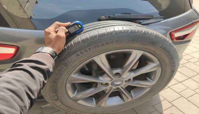 2020 Ford Ecosport TITANIUM 1.5L DIESEL, Diesel, Manual, 1,68,776 km, tyre