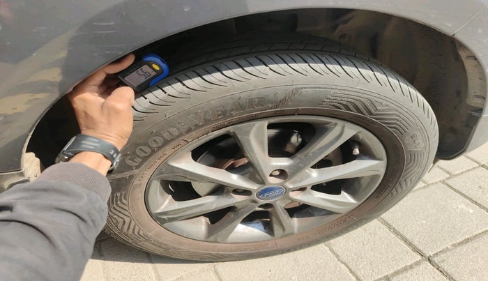 2020 Ford Ecosport TITANIUM 1.5L DIESEL, Diesel, Manual, 1,68,776 km, tyre