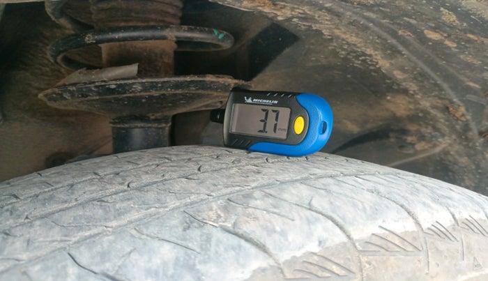 2014 Renault Duster 85 PS RXL DIESEL, Diesel, Manual, 1,36,929 km, tyre