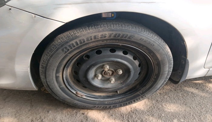 2013 Hyundai Verna FLUIDIC 1.6 VTVT EX, Petrol, Manual, 34,800 km, tyre