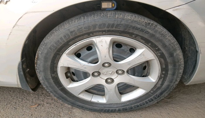 2013 Hyundai Verna FLUIDIC 1.6 VTVT EX, Petrol, Manual, 34,800 km, tyre