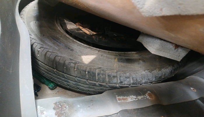 2011 Hyundai i10 MAGNA 1.2, Petrol, Manual, 49,130 km, tyre