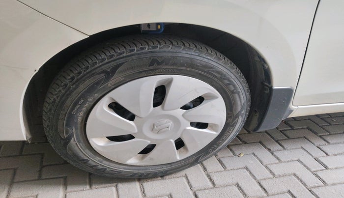 2016 Maruti Celerio VXI AMT, Petrol, Automatic, 24,538 km, tyre