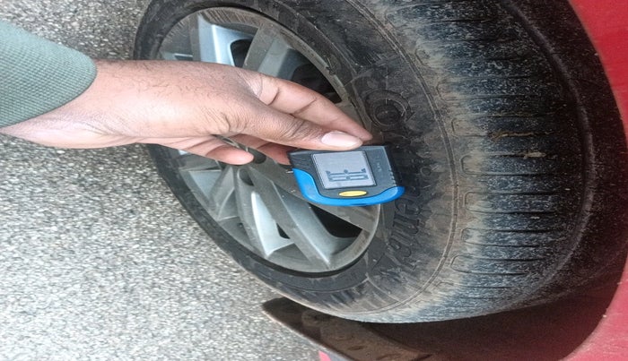 2018 Volkswagen Polo HIGHLINE1.5L, Diesel, Manual, 1,46,606 km, tyre