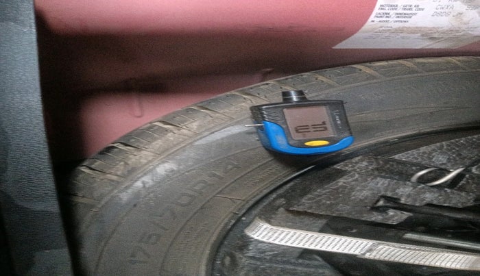 2018 Volkswagen Polo HIGHLINE1.5L, Diesel, Manual, 1,46,606 km, tyre