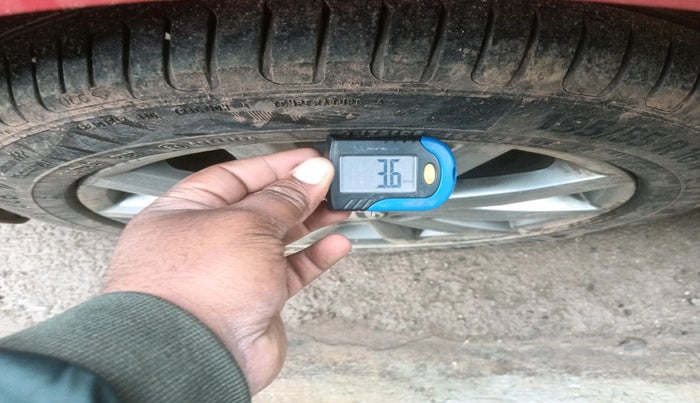 2018 Volkswagen Polo HIGHLINE1.5L, Diesel, Manual, 1,46,606 km, tyre