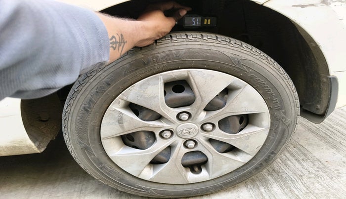 2014 Hyundai Xcent S 1.2, Petrol, Manual, 76,858 km, tyre