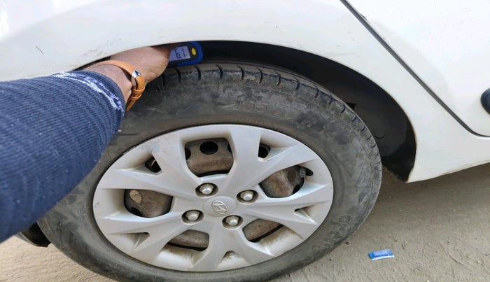 2015 Hyundai Grand i10 SPORTZ 1.2 KAPPA VTVT, Petrol, Manual, 1,03,912 km, tyre