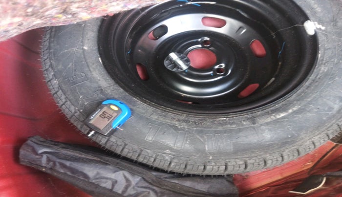 2016 Renault Kwid RXT 1.0, Petrol, Manual, 20,532 km, tyre