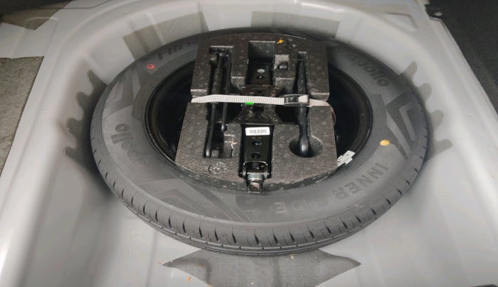 2022 Skoda SLAVIA AMBITION 1.0L TSI MT, Petrol, Manual, 14,217 km, tyre