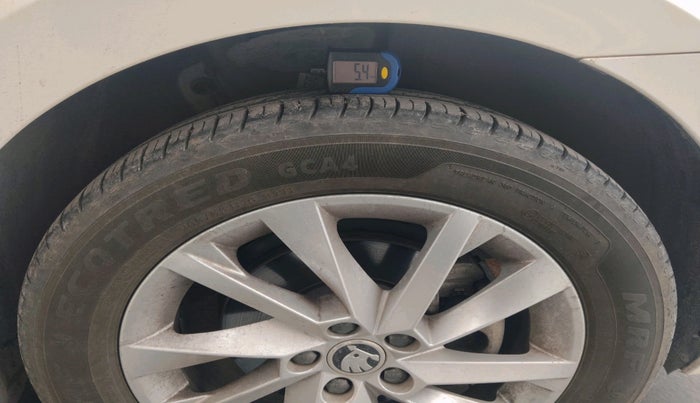 2022 Skoda SLAVIA AMBITION 1.0L TSI MT, Petrol, Manual, 14,217 km, tyre