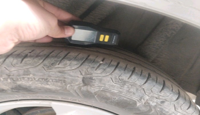 2011 Honda City 1.5L I-VTEC V AT, Petrol, Automatic, 1,42,600 km, tyre