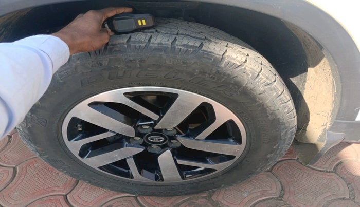 2023 Tata Harrier XZ PLUS 2.0L DUAL TONE, Diesel, Manual, 1,02,839 km, tyre