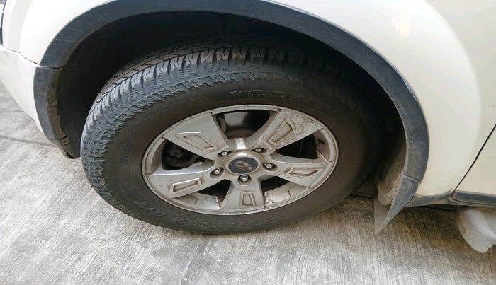 2012 Mahindra XUV500 W8 AWD, Diesel, Manual, 1,06,211 km, tyre