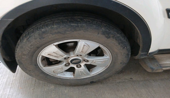 2012 Mahindra XUV500 W8 AWD, Diesel, Manual, 1,06,211 km, tyre