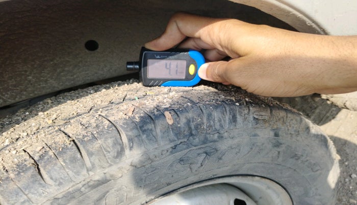 2019 Maruti Eeco 5 STR WITH A/C+HTR, Petrol, Manual, 64,402 km, tyre