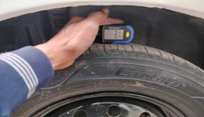 2016 Maruti Swift Dzire VDI ABS, Diesel, Manual, 1,15,271 km, tyre