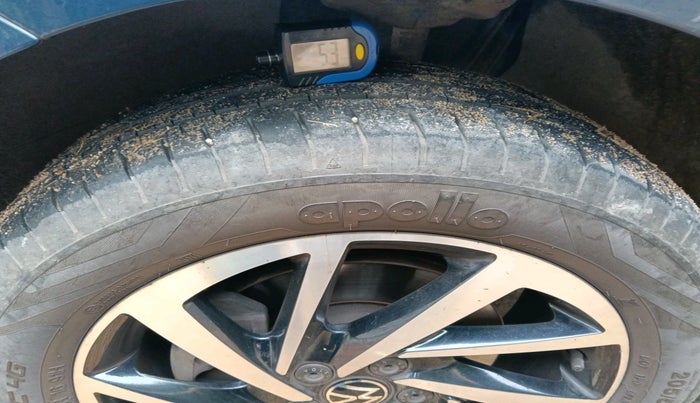 2023 Volkswagen VIRTUS TOPLINE TSI 1.0 AT, Petrol, Automatic, 20,523 km, tyre