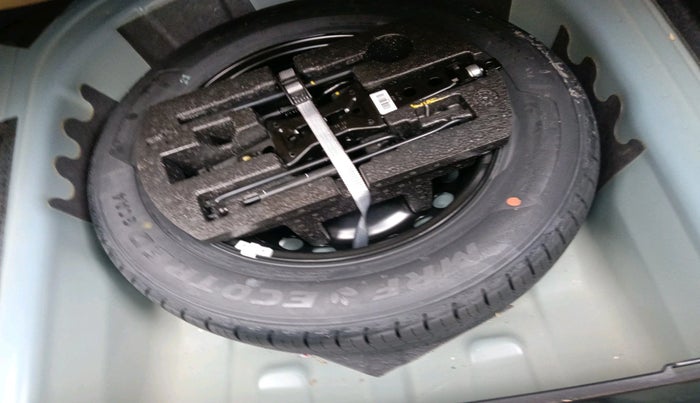 2023 Volkswagen VIRTUS TOPLINE TSI 1.0 AT, Petrol, Automatic, 20,523 km, tyre