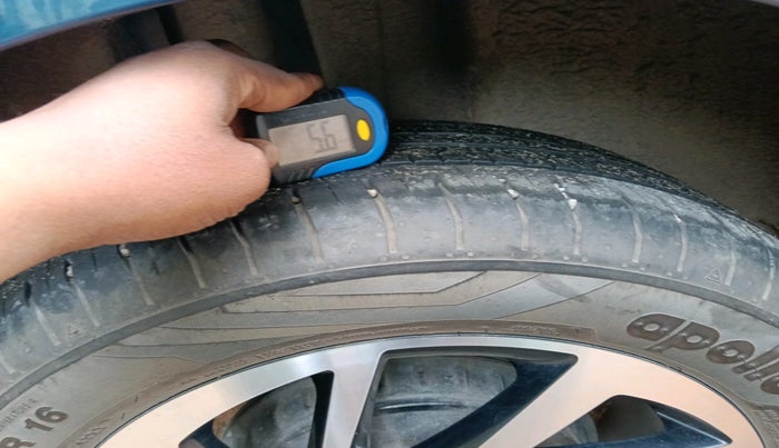 2023 Volkswagen VIRTUS TOPLINE TSI 1.0 AT, Petrol, Automatic, 20,523 km, tyre