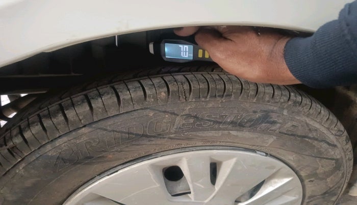 2013 Maruti Swift VXI, Petrol, Manual, 9,964 km, tyre