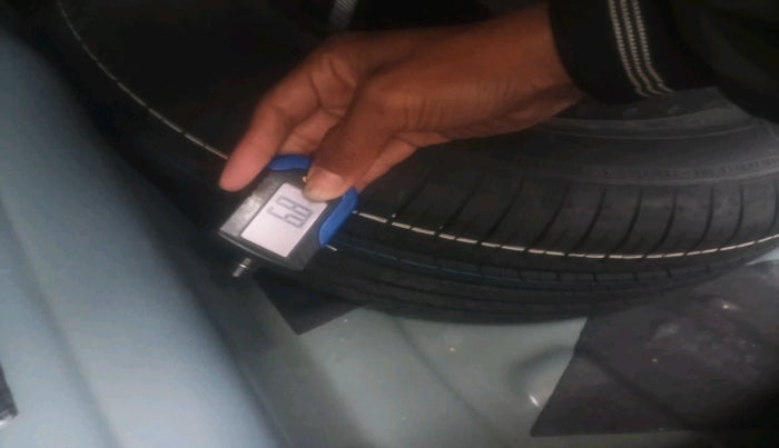 2023 Volkswagen VIRTUS TOPLINE TSI 1.0 MT, Petrol, Manual, 14,689 km, tyre