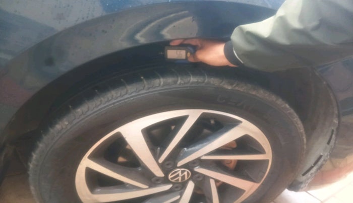 2023 Volkswagen VIRTUS TOPLINE TSI 1.0 MT, Petrol, Manual, 14,689 km, tyre