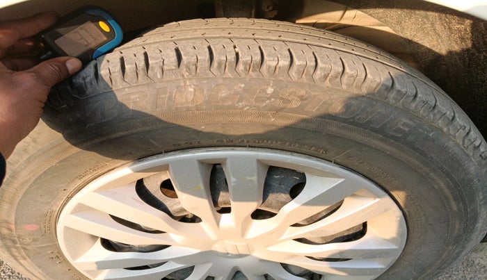 2018 Maruti Dzire VXI, Petrol, Manual, 37,942 km, tyre