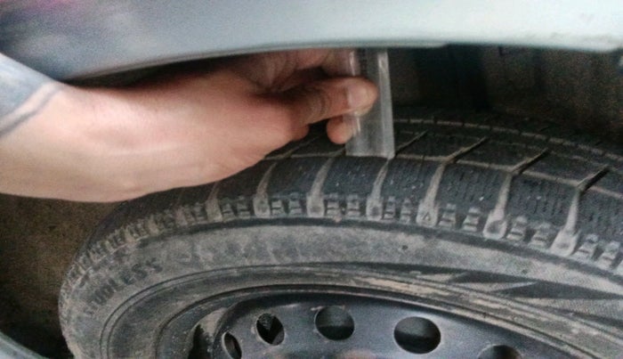 2011 Toyota Etios G, Petrol, Manual, 92,387 km, tyre