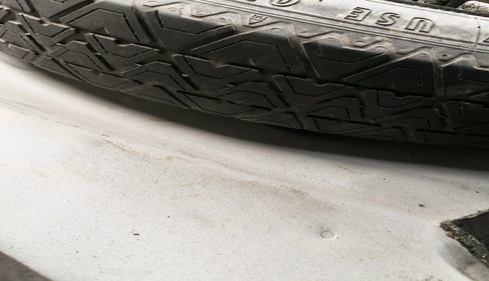 2014 Volvo XC 60 D4 SUMMUM, Diesel, Automatic, 1,06,315 km, tyre